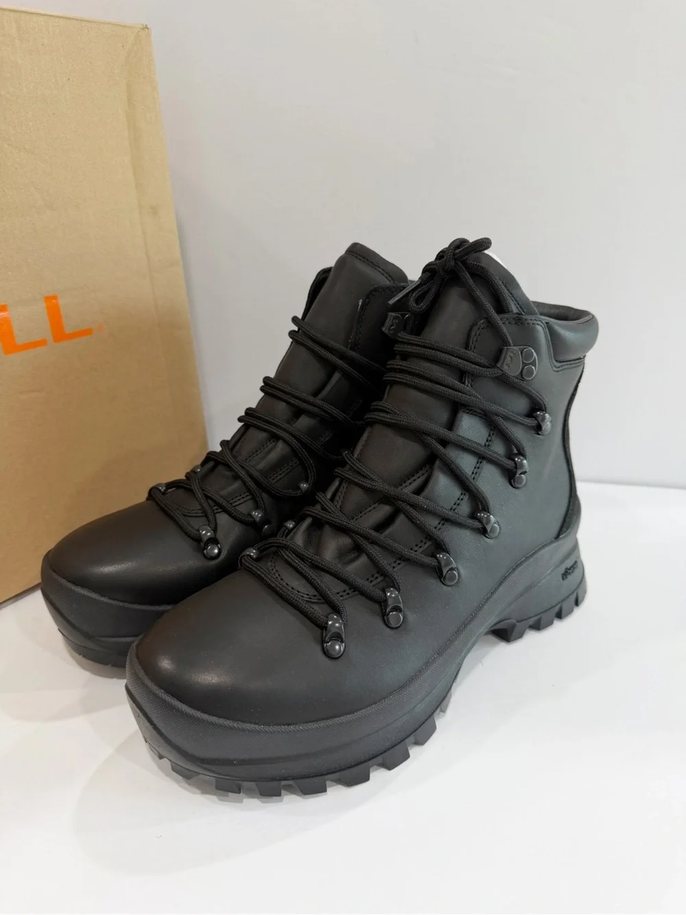Merrell Women's Bristol Mid Leather Ankle Boots
